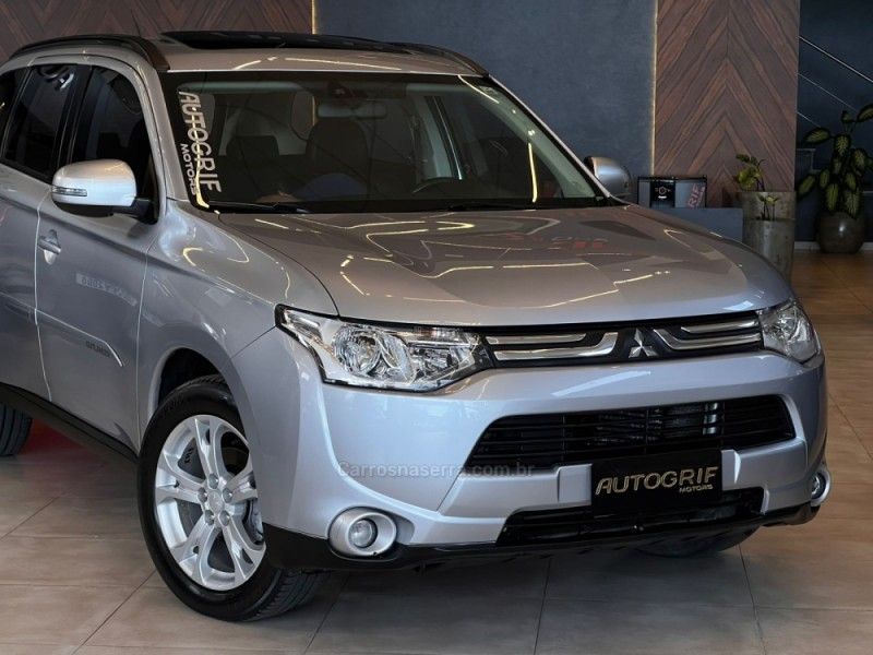 MITSUBISHI OUTLANDER 2.0 16V 2015/2015 AUTOGRIF MOTORS CAMPO BOM / Carros no Vale