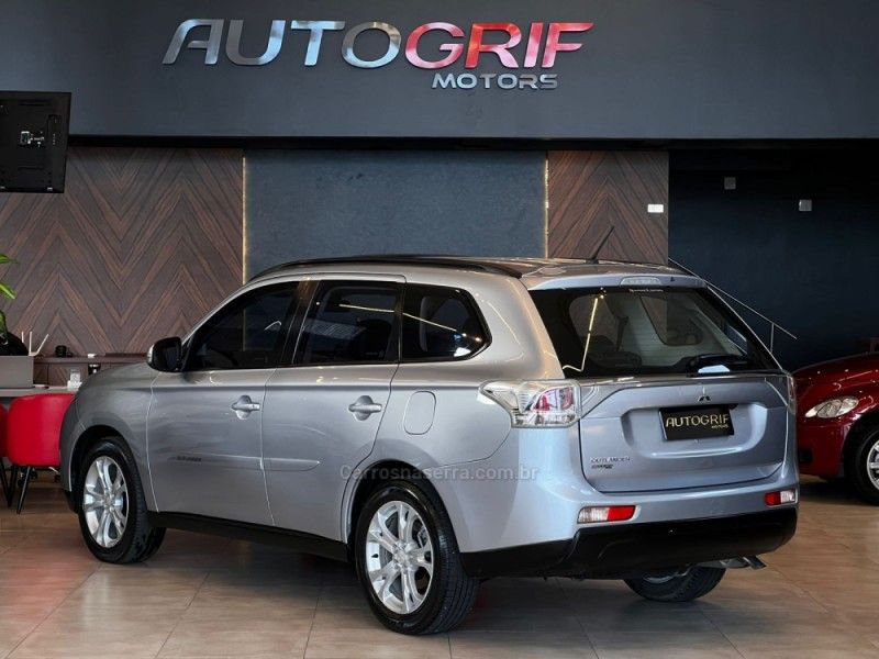 MITSUBISHI OUTLANDER 2.0 16V 2015/2015 AUTOGRIF MOTORS CAMPO BOM / Carros no Vale