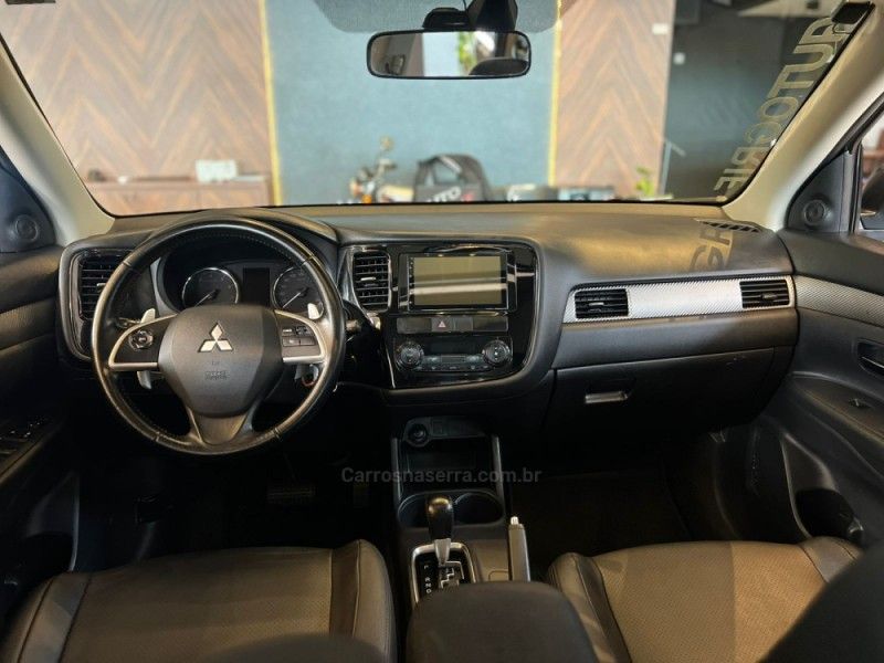 MITSUBISHI OUTLANDER 2.0 16V 2015/2015 AUTOGRIF MOTORS CAMPO BOM / Carros no Vale
