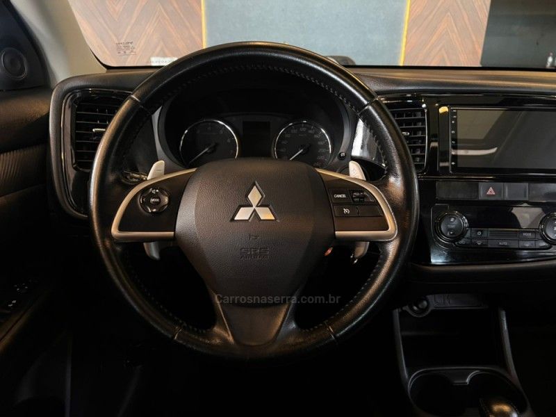 MITSUBISHI OUTLANDER 2.0 16V 2015/2015 AUTOGRIF MOTORS CAMPO BOM / Carros no Vale