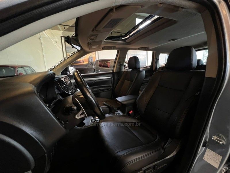 MITSUBISHI OUTLANDER 2.0 16V 2015/2015 AUTOGRIF MOTORS CAMPO BOM / Carros no Vale