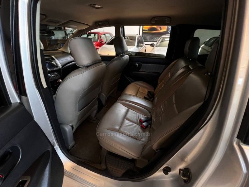 NISSAN GRAND LIVINA 1.8 SL 16V 2010/2010 AUTOGRIF MOTORS CAMPO BOM / Carros no Vale