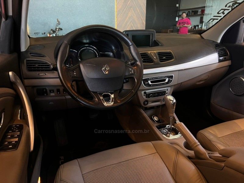 RENAULT FLUENCE 2.0 PRIVILÉGE 16V 2014/2014 AUTOGRIF MOTORS CAMPO BOM / Carros no Vale