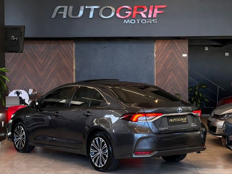 TOYOTA COROLLA 1.8 ALTIS PREMIUM 16V HÍBRIDO 2022/2022 AUTOGRIF MOTORS CAMPO BOM / Carros no Vale