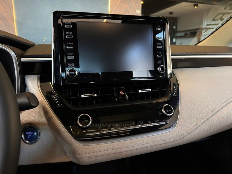 TOYOTA COROLLA 1.8 ALTIS PREMIUM 16V HÍBRIDO 2022/2022 AUTOGRIF MOTORS CAMPO BOM / Carros no Vale