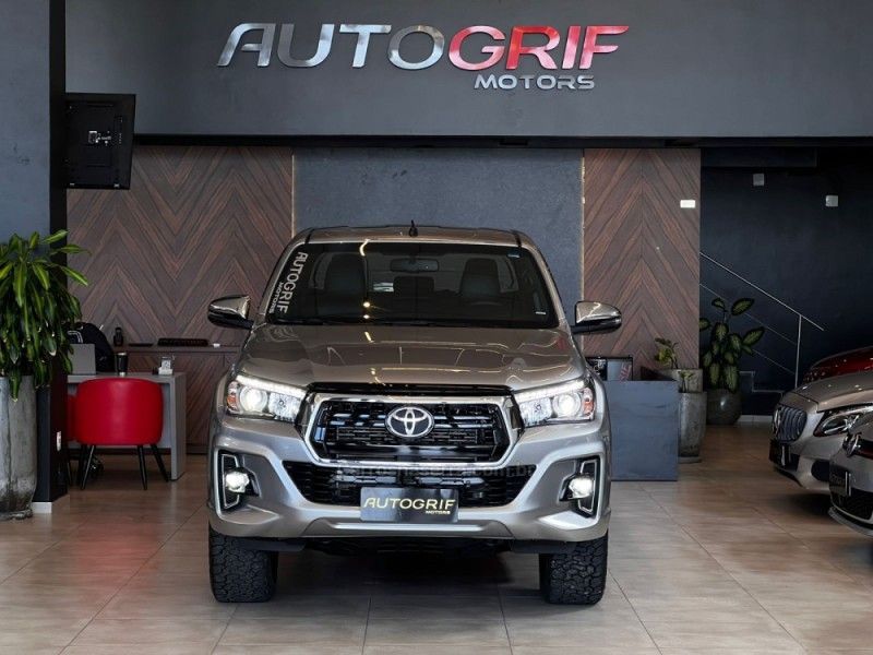TOYOTA HILUX 2.8 SRX 4X4 CD 16V 2018/2019 AUTOGRIF MOTORS CAMPO BOM / Carros no Vale