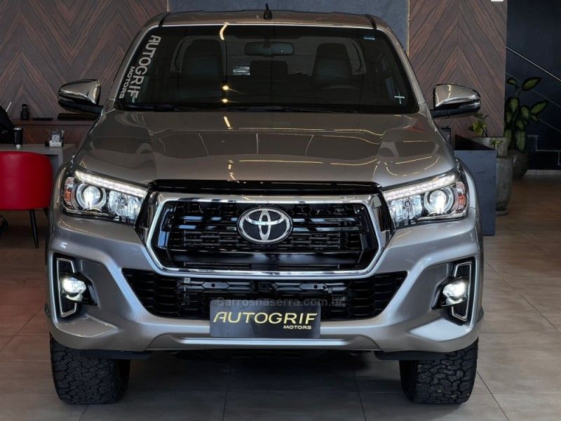 TOYOTA HILUX 2.8 SRX 4X4 CD 16V 2018/2019 AUTOGRIF MOTORS CAMPO BOM / Carros no Vale