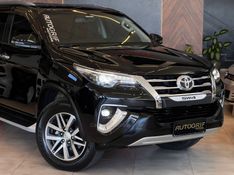 TOYOTA HILUX SW4 2.8 SRX 4X4 7 LUGARES 16V TURBO INTERCOOLER 2019/2019 AUTOGRIF MOTORS CAMPO BOM / Carros no Vale