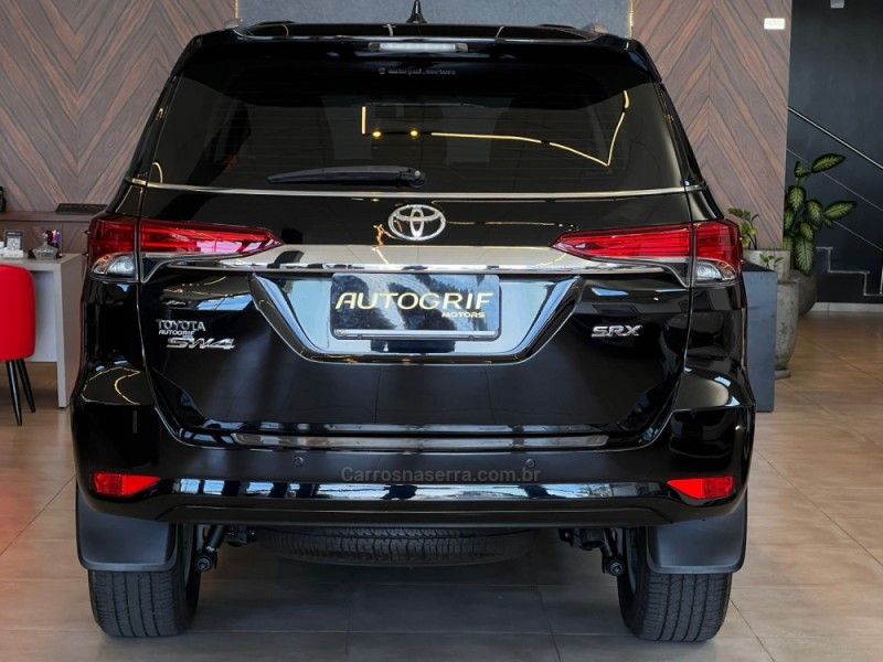 TOYOTA HILUX SW4 2.8 SRX 4X4 7 LUGARES 16V TURBO INTERCOOLER 2019/2019 AUTOGRIF MOTORS CAMPO BOM / Carros no Vale