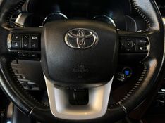 TOYOTA HILUX SW4 2.8 SRX 4X4 7 LUGARES 16V TURBO INTERCOOLER 2019/2019 AUTOGRIF MOTORS CAMPO BOM / Carros no Vale