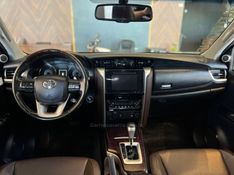 TOYOTA HILUX SW4 2.8 SRX 4X4 7 LUGARES 16V TURBO INTERCOOLER 2019/2019 AUTOGRIF MOTORS CAMPO BOM / Carros no Vale