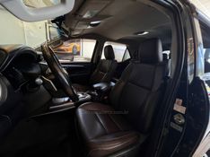 TOYOTA HILUX SW4 2.8 SRX 4X4 7 LUGARES 16V TURBO INTERCOOLER 2019/2019 AUTOGRIF MOTORS CAMPO BOM / Carros no Vale