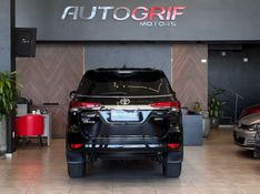 TOYOTA HILUX SW4 2.8 SRX 4X4 7 LUGARES 16V TURBO INTERCOOLER 2019/2019 AUTOGRIF MOTORS CAMPO BOM / Carros no Vale