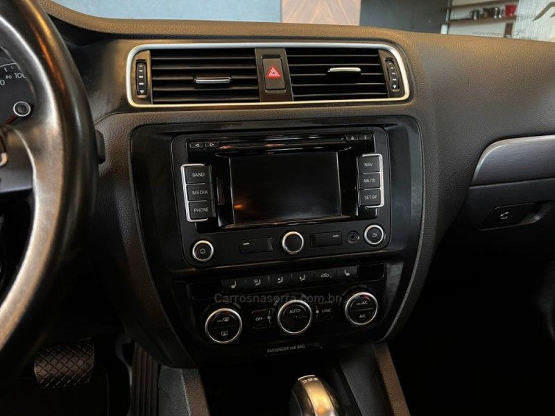 VOLKSWAGEN JETTA 2.0 TSI HIGHLINE 211CV DSG 2014/2014 AUTOGRIF MOTORS CAMPO BOM / Carros no Vale
