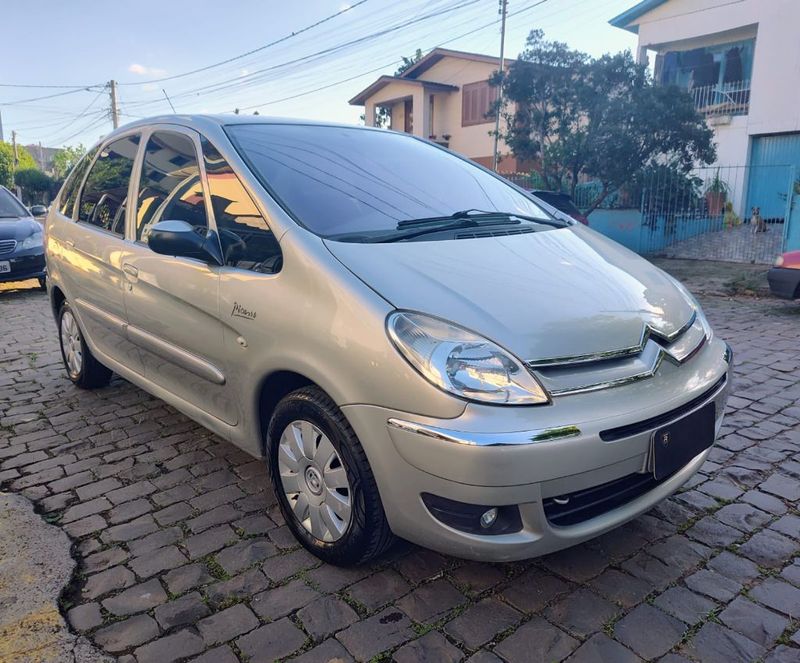 Citroen Xsara Picasso Exclus 1.6/ 16V 2011/2012 RENNER AUTOMÓVEIS LAJEADO / Carros no Vale