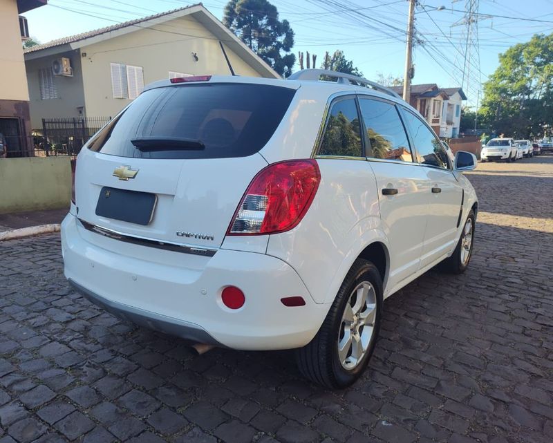 CHEVROLET CAPTIVA SPORT FWD 2.4 16V 171/185cv 2014/2015 RENNER AUTOMÓVEIS LAJEADO / Carros no Vale CHEVROLET CAPTIVA SPORT FWD 2.4 16V 171/185cv 2014/2015 RENNER AUTOMÓVEIS LAJEADO / Carros no Vale