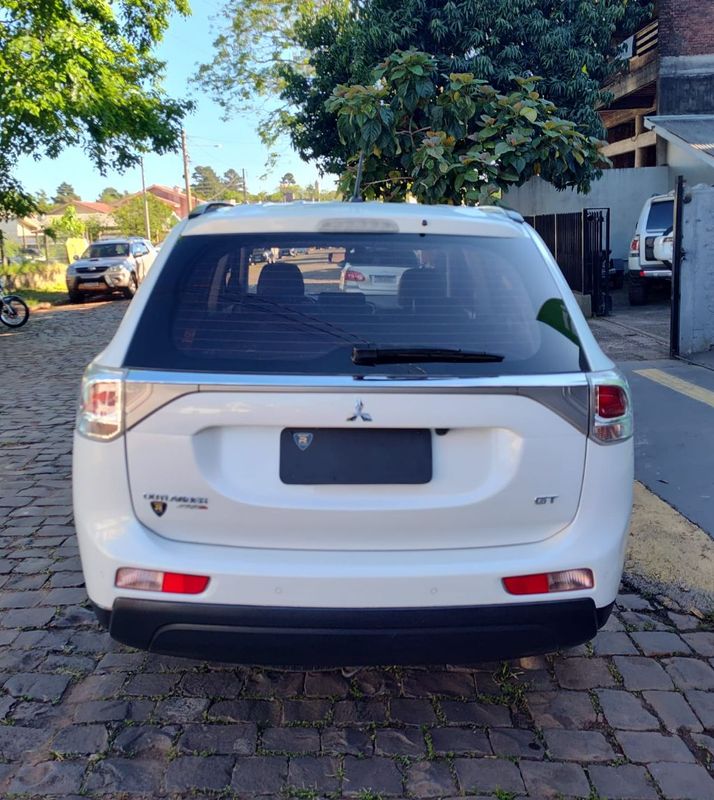 Mitsubishi OUTLANDER 3.0/ GT V6 2014/2015 RENNER AUTOMÓVEIS LAJEADO / Carros no Vale