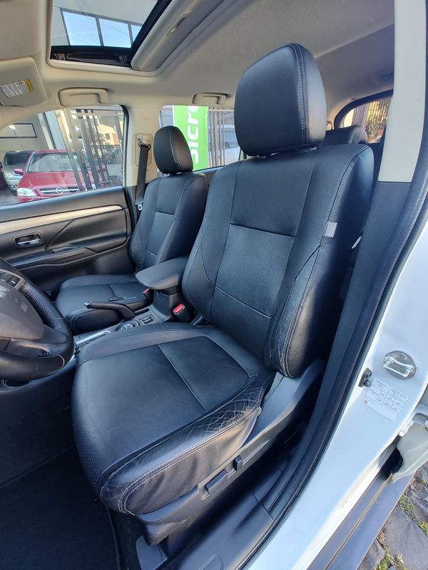 Mitsubishi OUTLANDER 3.0/ GT V6 2014/2015 RENNER AUTOMÓVEIS LAJEADO / Carros no Vale