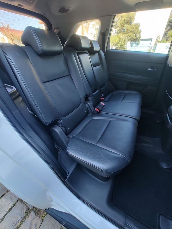Mitsubishi OUTLANDER 3.0/ GT V6 2014/2015 RENNER AUTOMÓVEIS LAJEADO / Carros no Vale