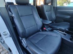 Mitsubishi OUTLANDER 3.0/ GT V6 2014/2015 RENNER AUTOMÓVEIS LAJEADO / Carros no Vale