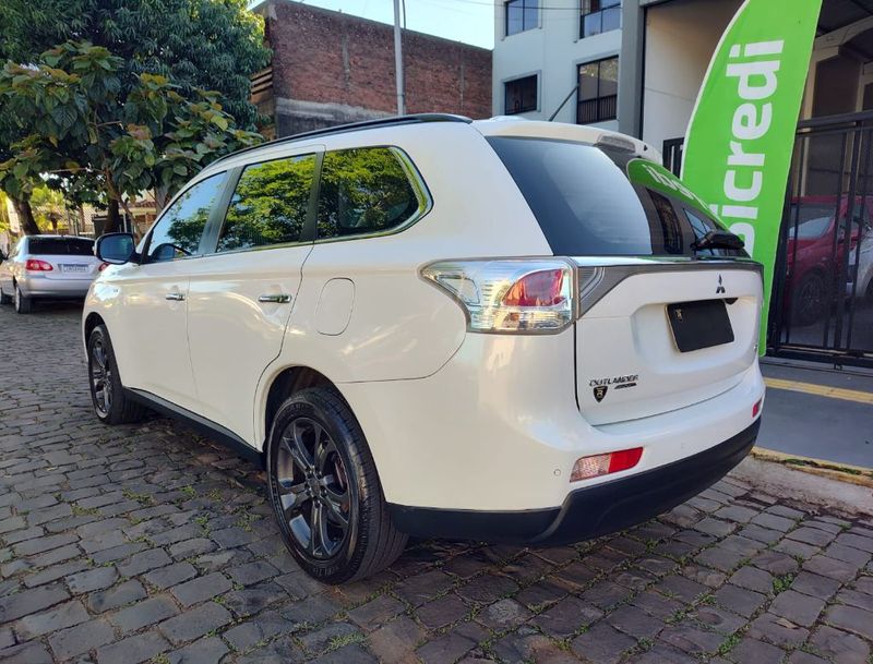 Mitsubishi OUTLANDER 3.0/ GT V6 2014/2015 RENNER AUTOMÓVEIS LAJEADO / Carros no Vale