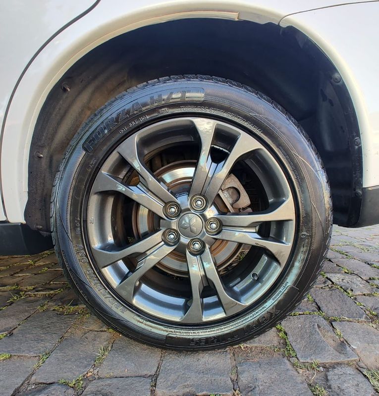 Mitsubishi OUTLANDER 3.0/ GT V6 2014/2015 RENNER AUTOMÓVEIS LAJEADO / Carros no Vale