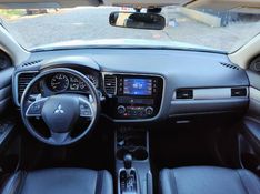 Mitsubishi OUTLANDER 3.0/ GT V6 2014/2015 RENNER AUTOMÓVEIS LAJEADO / Carros no Vale