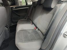 VOLKSWAGEN JETTA 2.5 20V 150/170cv Tiptronic 2008/2009 RENNER AUTOMÓVEIS LAJEADO / Carros no Vale