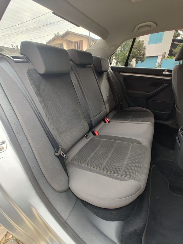 VOLKSWAGEN JETTA 2.5 20V 150/170cv Tiptronic 2008/2009 RENNER AUTOMÓVEIS LAJEADO / Carros no Vale VOLKSWAGEN JETTA 2.5 20V 150/170cv Tiptronic 2008/2009 RENNER AUTOMÓVEIS LAJEADO / Carros no Vale