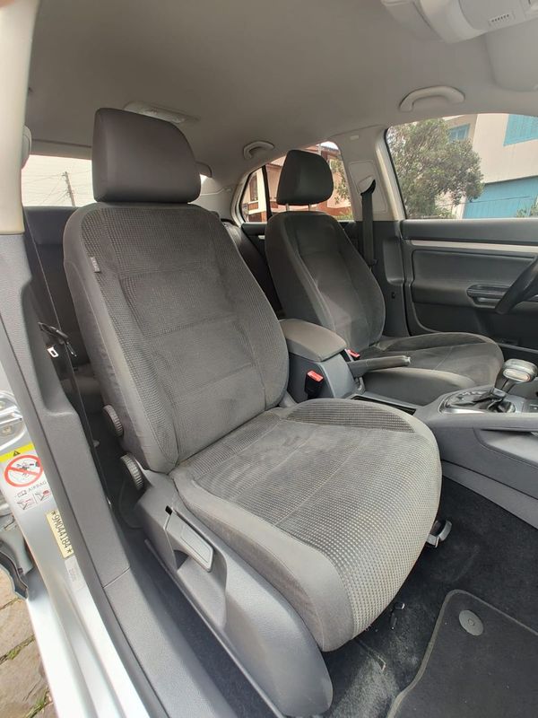 VOLKSWAGEN JETTA 2.5 20V 150/170cv Tiptronic 2008/2009 RENNER AUTOMÓVEIS LAJEADO / Carros no Vale VOLKSWAGEN JETTA 2.5 20V 150/170cv Tiptronic 2008/2009 RENNER AUTOMÓVEIS LAJEADO / Carros no Vale