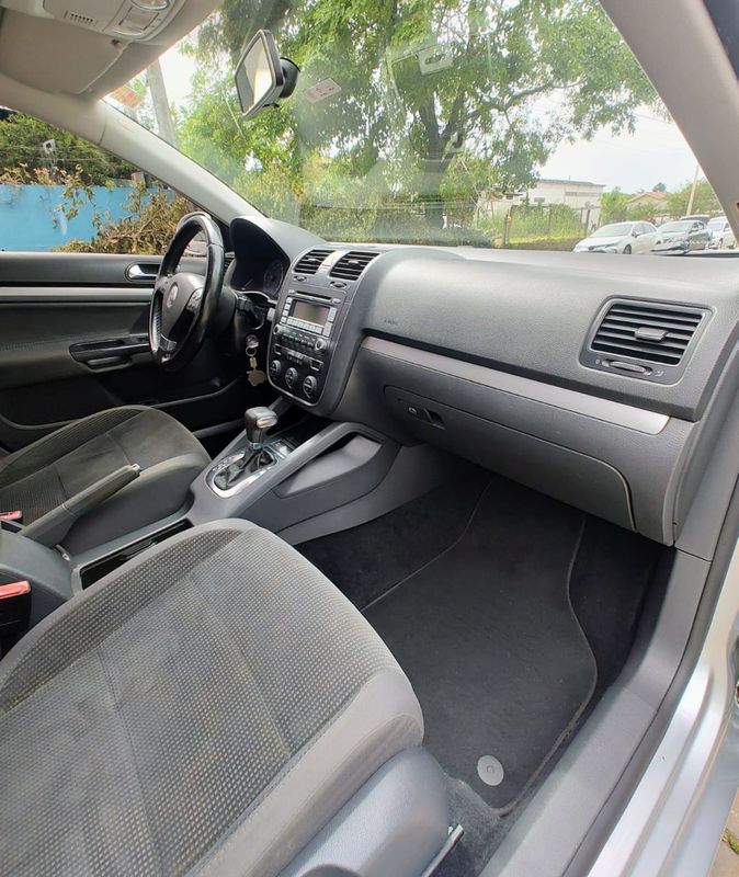 VOLKSWAGEN JETTA 2.5 20V 150/170cv Tiptronic 2008/2009 RENNER AUTOMÓVEIS LAJEADO / Carros no Vale VOLKSWAGEN JETTA 2.5 20V 150/170cv Tiptronic 2008/2009 RENNER AUTOMÓVEIS LAJEADO / Carros no Vale