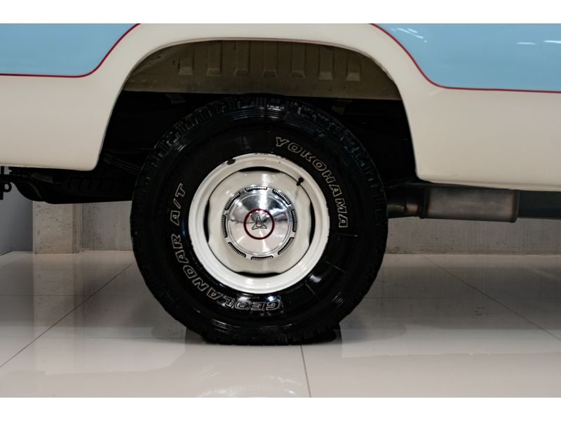 DODGE D100 CLUB CAB 1974/1974 PASTORE CAR COLLECTION BENTO GONÇALVES / Carros no Vale DODGE D100 CLUB CAB 1974/1974 PASTORE CAR COLLECTION BENTO GONÇALVES / Carros no Vale