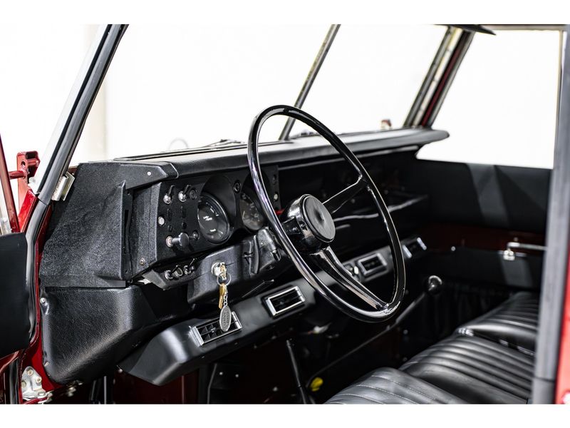 LAND ROVER SERIES III V8 61CV 1974/1974 PASTORE CAR COLLECTION BENTO GONÇALVES / Carros no Vale LAND ROVER SERIES III V8 61CV 1974/1974 PASTORE CAR COLLECTION BENTO GONÇALVES / Carros no Vale