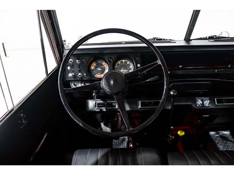 LAND ROVER SERIES III V8 61CV 1974/1974 PASTORE CAR COLLECTION BENTO GONÇALVES / Carros no Vale LAND ROVER SERIES III V8 61CV 1974/1974 PASTORE CAR COLLECTION BENTO GONÇALVES / Carros no Vale