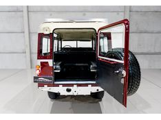LAND ROVER SERIES III V8 61CV 1974/1974 PASTORE CAR COLLECTION BENTO GONÇALVES / Carros no Vale