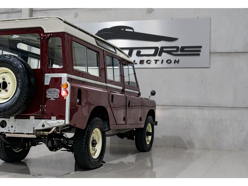 LAND ROVER SERIES III V8 61CV 1974/1974 PASTORE CAR COLLECTION BENTO GONÇALVES / Carros no Vale LAND ROVER SERIES III V8 61CV 1974/1974 PASTORE CAR COLLECTION BENTO GONÇALVES / Carros no Vale