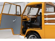 VOLKSWAGEN KOMBI 1.5 LUXO 8V 3P 1973/1973 PASTORE CAR COLLECTION BENTO GONÇALVES / Carros no Vale