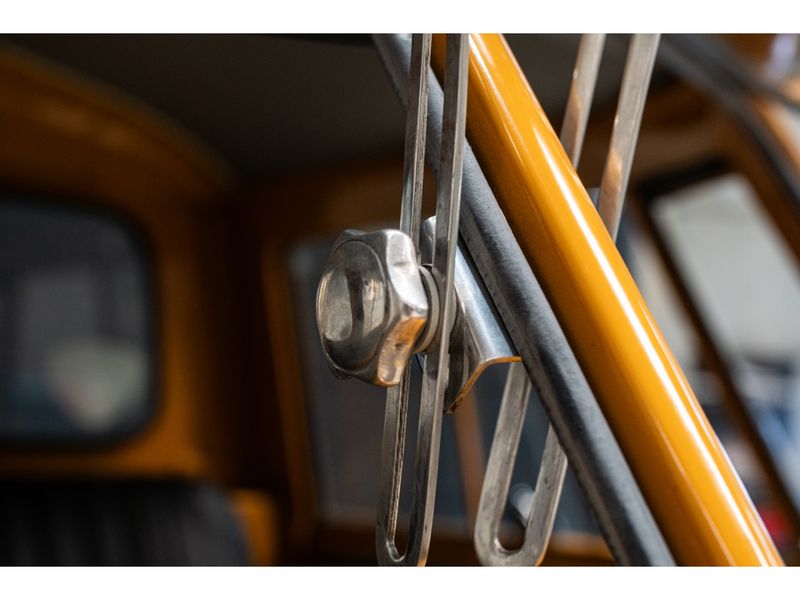 VOLKSWAGEN KOMBI 1.5 LUXO 8V 3P 1973/1973 PASTORE CAR COLLECTION BENTO GONÇALVES / Carros no Vale VOLKSWAGEN KOMBI 1.5 LUXO 8V 3P 1973/1973 PASTORE CAR COLLECTION BENTO GONÇALVES / Carros no Vale