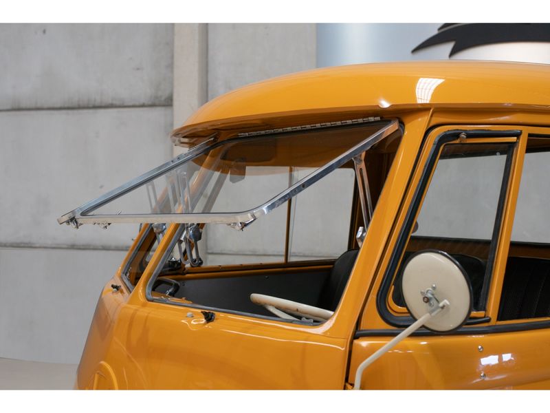 VOLKSWAGEN KOMBI 1.5 LUXO 8V 3P 1973/1973 PASTORE CAR COLLECTION BENTO GONÇALVES / Carros no Vale VOLKSWAGEN KOMBI 1.5 LUXO 8V 3P 1973/1973 PASTORE CAR COLLECTION BENTO GONÇALVES / Carros no Vale