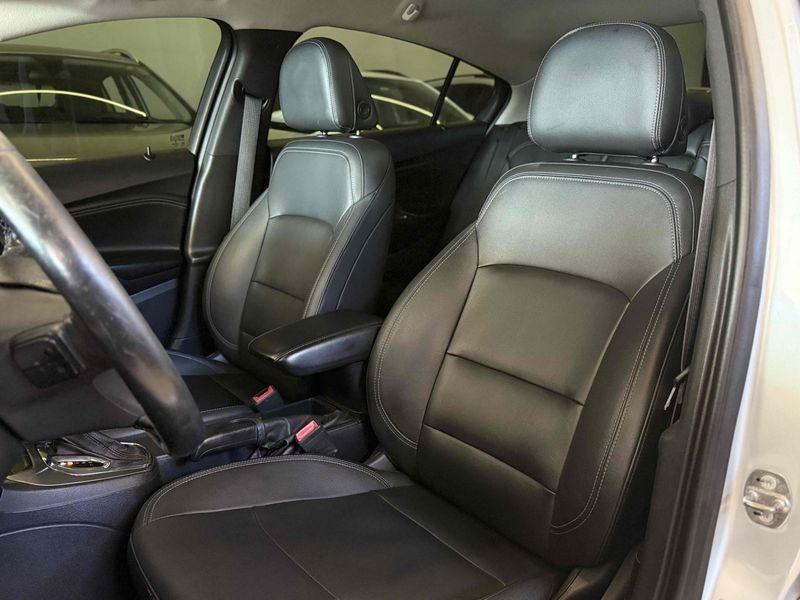 CHEVROLET CRUZE 1.4 TURBO LT 16V 2018/2019 LEHMEN VEÍCULOS VENÂNCIO AIRES / Carros no Vale