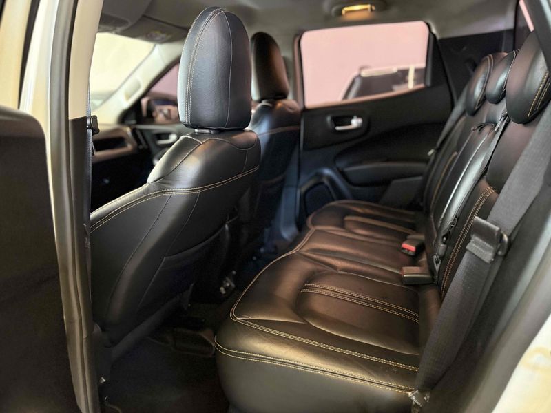 FIAT TORO 1.8 16V EVO FREEDOM AT6 2016/2017 LEHMEN VEÍCULOS VENÂNCIO AIRES / Carros no Vale