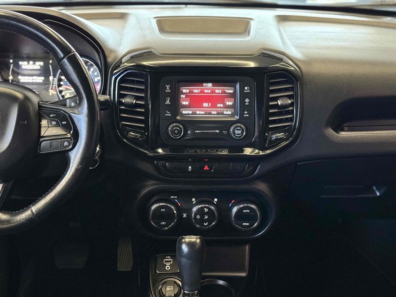 FIAT TORO 1.8 16V EVO FREEDOM AT6 2016/2017 LEHMEN VEÍCULOS VENÂNCIO AIRES / Carros no Vale