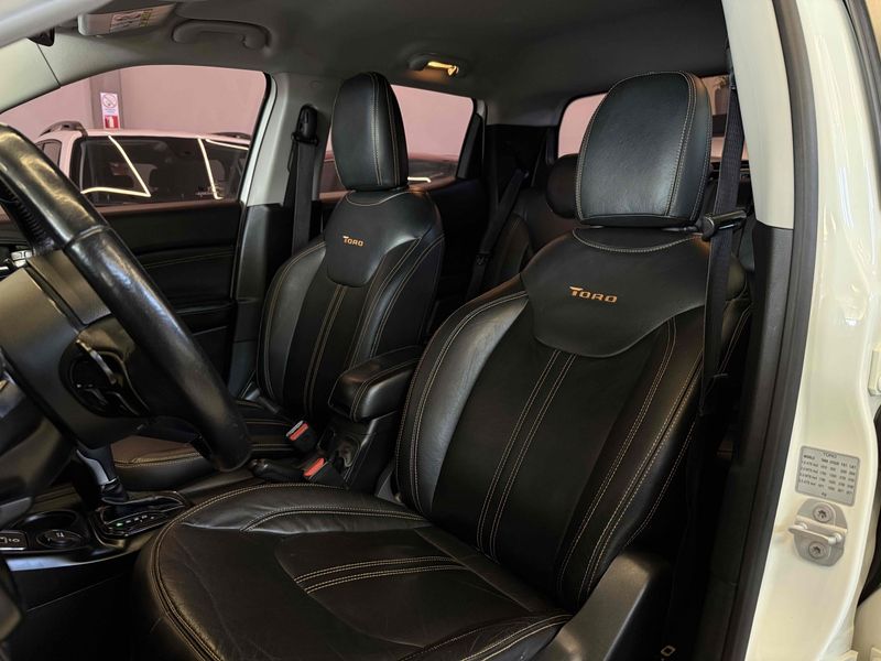 FIAT TORO 1.8 16V EVO FREEDOM AT6 2016/2017 LEHMEN VEÍCULOS VENÂNCIO AIRES / Carros no Vale