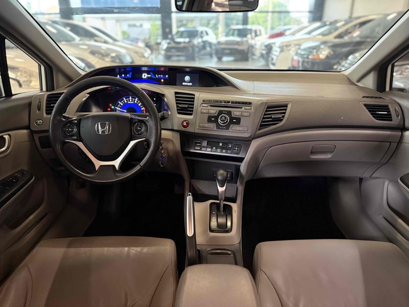 HONDA CIVIC 2.0 LXR 16V 2013/2014 LEHMEN VEÍCULOS VENÂNCIO AIRES / Carros no Vale
