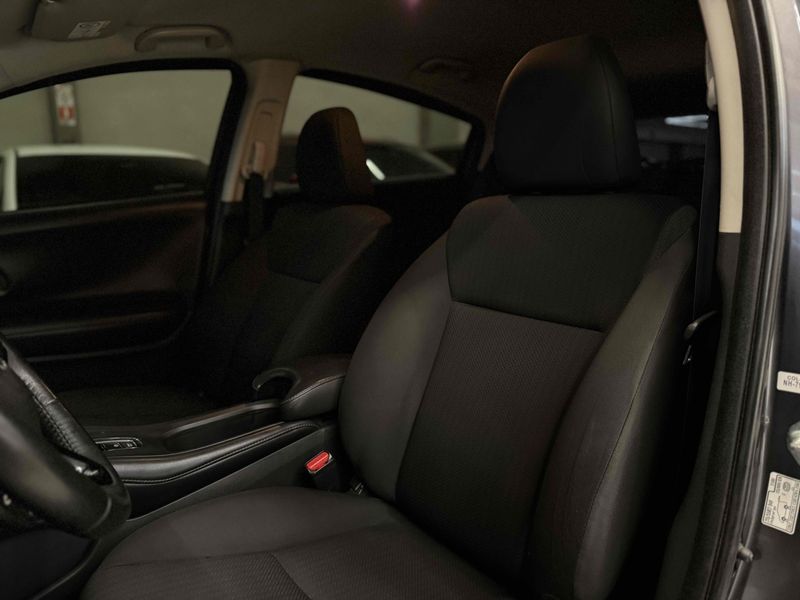 HONDA HR-V 1.8 16V EX 2017/2018 LEHMEN VEÍCULOS VENÂNCIO AIRES / Carros no Vale