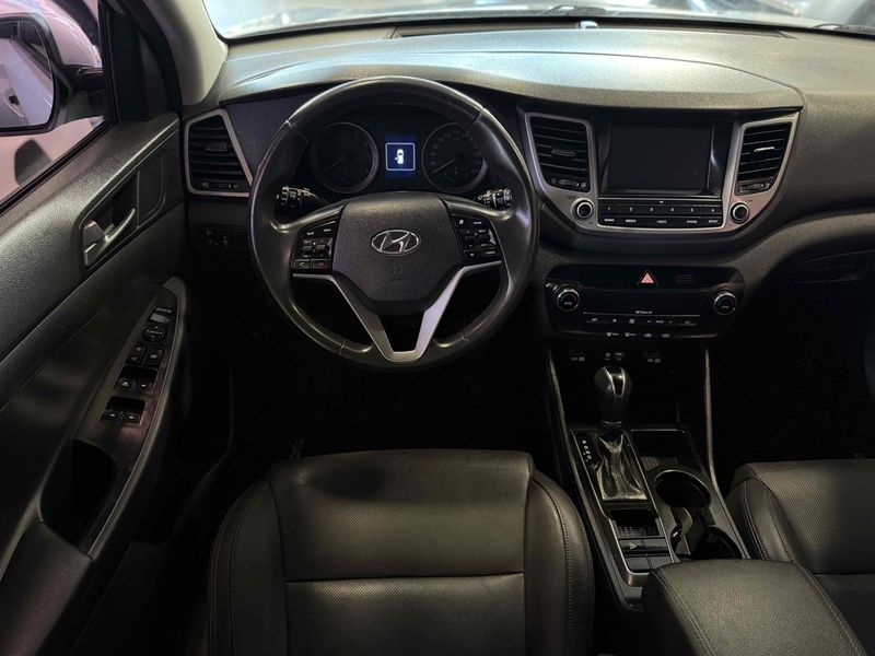 HYUNDAI TUCSON 1.6 16V T-GDI GL ECOSHIFT 2017/2018 LEHMEN VEÍCULOS VENÂNCIO AIRES / Carros no Vale