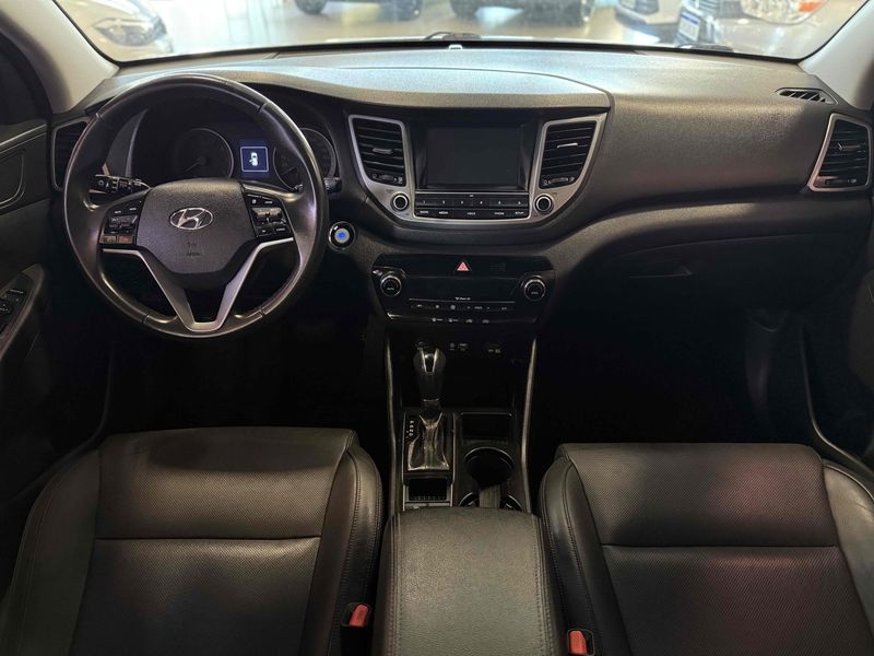 HYUNDAI TUCSON 1.6 16V T-GDI GL ECOSHIFT 2017/2018 LEHMEN VEÍCULOS VENÂNCIO AIRES / Carros no Vale