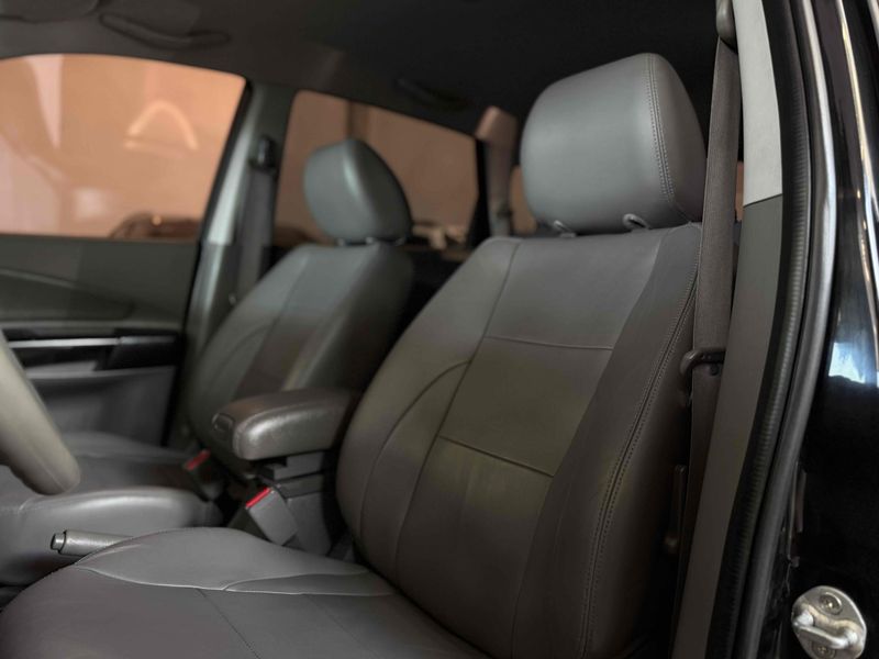 HYUNDAI TUCSON 2.0 MPFI GLS 16V 143CV 2WD 2013/2014 LEHMEN VEÍCULOS VENÂNCIO AIRES / Carros no Vale