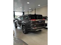 JEEP COMMANDER 2.0 TD380 TURBO OVERLAND AT9 2022/2022 LEHMEN VEÍCULOS VENÂNCIO AIRES / Carros no Vale