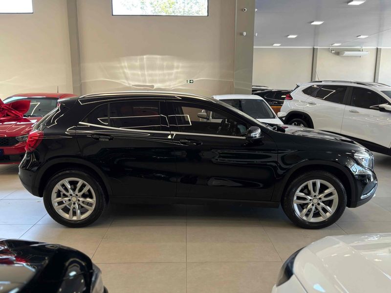 MERCEDES-BENZ GLA 200 1.6 CGI ADVANCE 16V TURBO 2016/2016 LEHMEN VEÍCULOS VENÂNCIO AIRES / Carros no Vale
